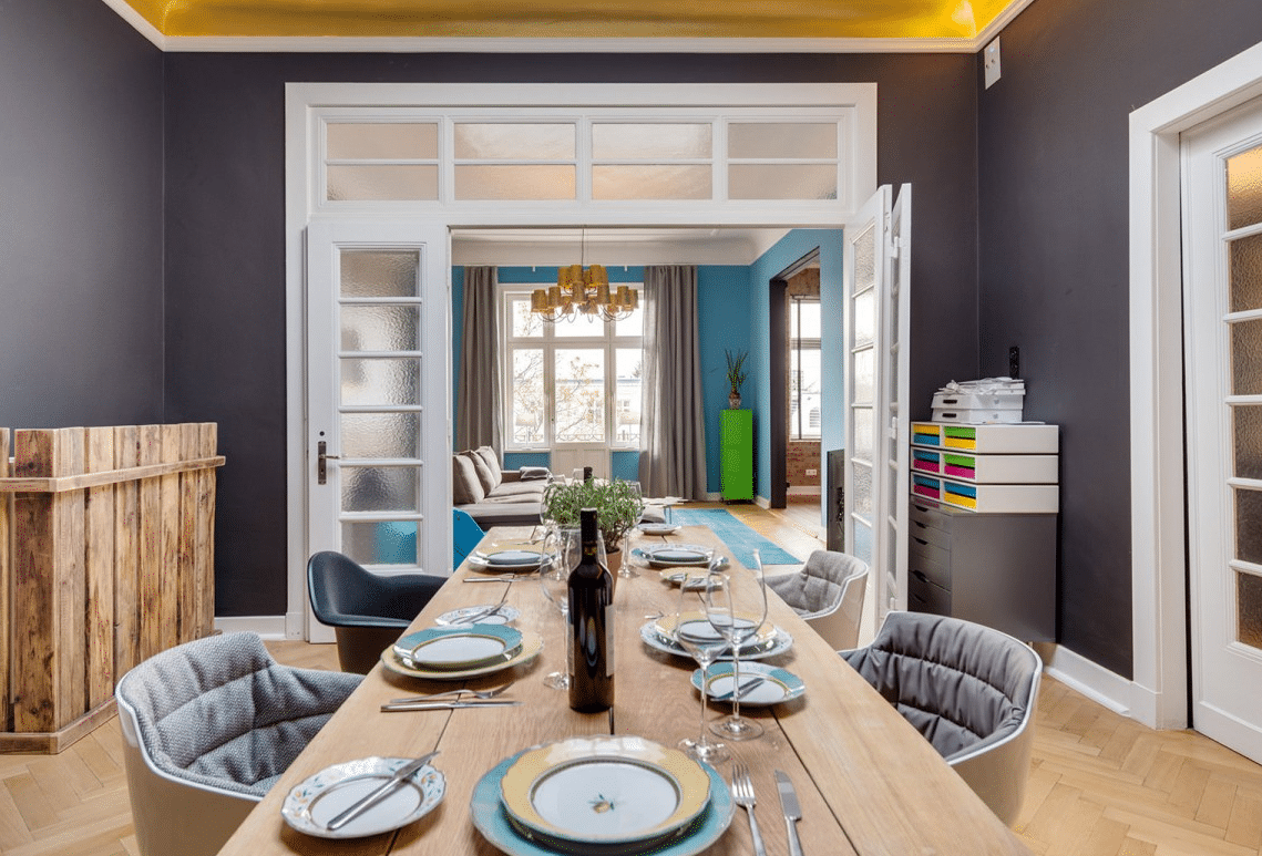 LEMONBE-Un departamento que evoca coloridos viajes por el mundo-10